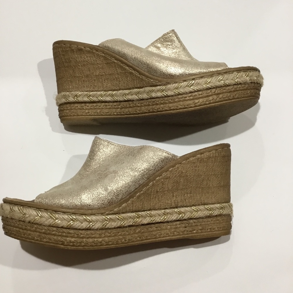 ✅SOLD✅gold tan leather platform wedge sz